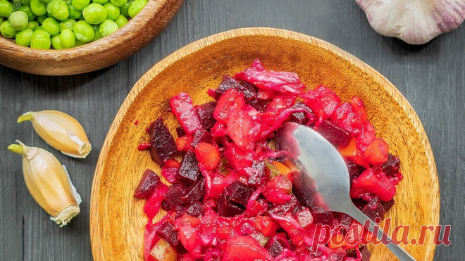 6 секретов вкусного и красивого винегрета Винегрет во всем мире называют русским салатом, но в действительности блюдо заимствовано в конце 18 века у скандинавов