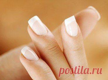 Супер крепкие ногти
Смешать 1 чайную ложку острого красного перца (порошок) и чайную ложку любого крема для рук, чтобы получилась кашица.

Смыть лак с ногтей, наложить смесь перца и крема на ногти и вокруг, оставить на 15 минут. Смыть водой с мылом, смазать руки кремом, наложить лак или укрепитель.

Повторить через 7-10 дней. Обычно достаточно 2 раз, ногти растут очень быстро и становятся очень крепкими.
подробнее