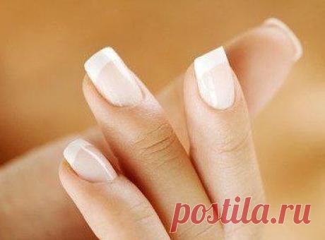 Супер крепкие ногти
Смешать 1 чайную ложку острого красного перца (порошок) и чайную ложку любого крема для рук, чтобы получилась кашица.

Смыть лак с ногтей, наложить смесь перца и крема на ногти и вокруг, оставить на 15 минут. Смыть водой с мылом, смазать руки кремом, наложить лак или укрепитель.

Повторить через 7-10 дней. Обычно достаточно 2 раз, ногти растут очень быстро и становятся очень крепкими.
подробнее