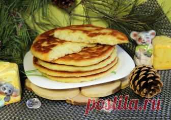 Сырные лепёшки на кефире на сковороде (с кукурузной мукой)