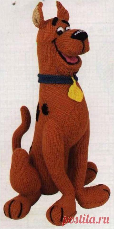 Собака спицами - запись пользователя Наталья (Наталья) в сообществе Мир игрушки в категории Вязаные игрушки. Мастер-классы, схемы, описание. Пряжа: 200г коричневой (но думаю ваш скуби может быть на ваш вкус);  20г черной;  понемногу бежевой, белой, желтой, голубой и розовой;  Спицы: 3мм;  Крючок: 2,5 мм;  Белые и черные нитки, а так же наполнитель.  Игрушка размером 40-45 см  Туловище.