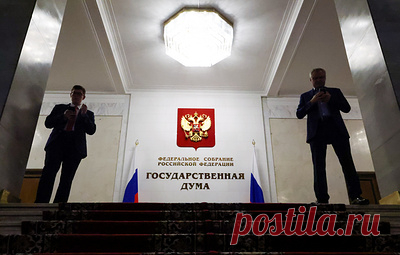 В Госдуму внесли законопроект об отмене отсрочки от призыва для сенаторов и депутатов. Законом предлагается также расширить перечень лиц, имеющих право на отсрочку