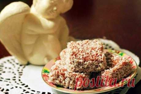 Клубничное бурфи