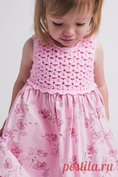 Вязание крючком + ткань, в результате очаровательное платье, для маленькой принцессы! Схемы, идеи и примеры! | Юлия Жданова | Яндекс Дзен