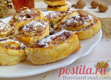 Рецепт: Слойки с орехами и изюмом на RussianFood.com