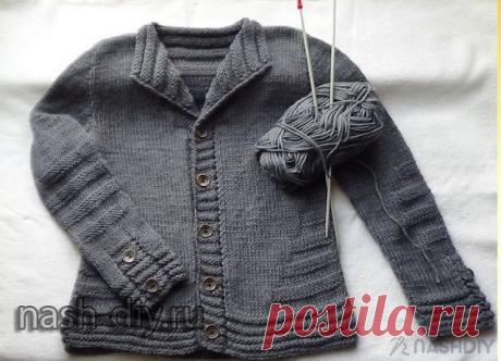 ВЯЗАНЫЙ ДЕТСКИЙ ЖАКЕТ СПИЦАМИ ДЛЯ МАЛЬЧИКА,
описание: https://nash-diy.ru/vjazanie-dlja-detej/teplye-detskie-koftochki/404-vjazanyj-detskij-zhaket-spicami-dlja-malchika.html