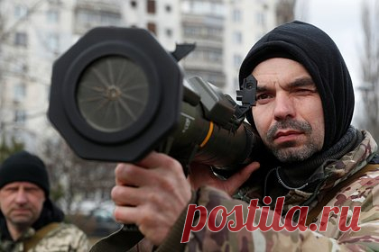 В ДНР сообщили об используемом ВСУ бракованном иностранном оружии. Советник главы ДНР Игорь Кимаковский рассказал, что несколько военных ВСУ не выжили в результате самоподрыва бракованных шведских гранатометов AT4, находящихся на вооружении ВСУ. По его словам, ранее российские военные находили обломки гранатометов на бывших позициях украинских войск.