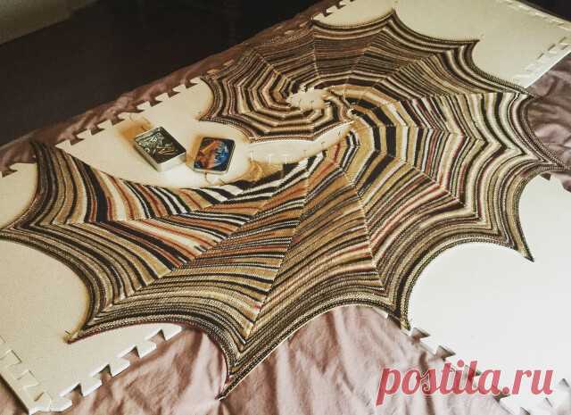 Модная шаль Nautilus Shawl by Orla Howard...