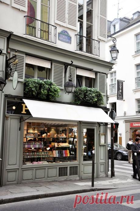 Ladurée | Paris