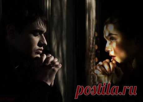 У жизни не бывает сдачи. Еще не раз мы повторим: "Когда теряем - громко плачем. Когда имеем - ...