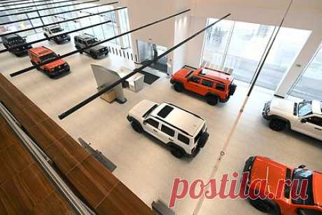 В России повысят налог на ввоз иномарок. С 1 августа в России в несколько раз вырастет утилизационный сбор на ввоз легковых и легковых коммерческих (LCV) автомобилей и автобусов для последующей перепродажи. Ставку на ввоз легковушек поднимут в 1,7-3,7 раза. Для тех, кто ввозит автомобиль для собственного пользования, условия останутся прежними.