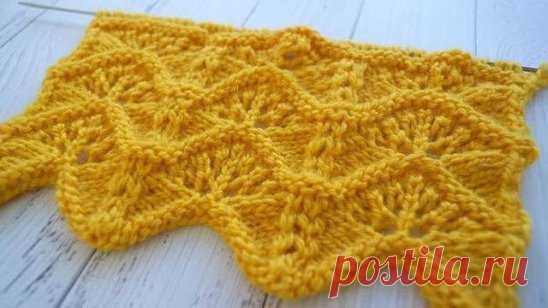 Волнистый узор спицами