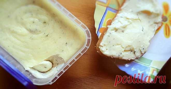 Эта намазка на хлеб даст фору мясным деликатесам. Готовлю каждые выходные, а хватает на пару дней Ну кто из нас не покупал плавленный сыр «Янтарь»? Очень вкусный и нежный продукт хорошо знаком нам с детства, но сегодня для его производства используют большое количество консервантов.

Возникает вполне логичный вопрос, можно ли приготовить такой дома?



Наша редакция знает отличный рецепт.