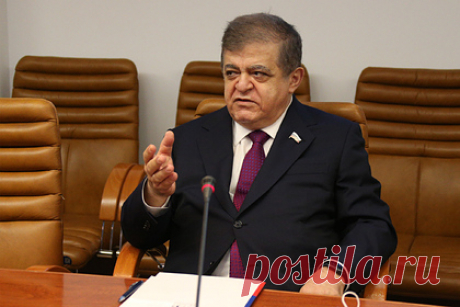 В Совфеде отреагировали на данные о сокращении военной помощи Украине. Некоторые западные страны поняли бессмысленность оказания военной помощи Украине. Об этом заявил первый заместитель председателя комитета Совета Федерации по международным делам Владимир Джабаров. По словам сенатора, кредитно-покупательная способность Украины близка к нулю.