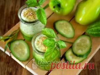 Зеленый коктейль с огурцом и перцем