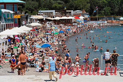 Эксперты оценили влияние новых ограничений в Крыму на отдых россиян. Эксперты оценили влияние новых коронавирусных ограничений, введенных в Крыму, на туристический спрос к региону. Так, в шести регионах Крыма были введены дополнительные коронавирусные ограничения — в Феодосии, Судаке, Джанкое, Джанкойском районе, Бахчисарае и Бахчисарайском районе.