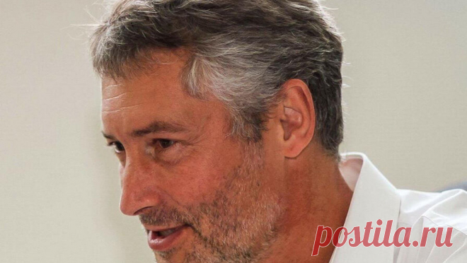 Ройзман ответил на вопрос о родстве с Суровикиным. Экс-мэр Екатеринбурга Евгений Ройзман прокомментировал появившиеся в интернете сообщения о своем якобы родстве с генералом, бывшим командующим Объединенной группировкой войск в зоне проведения СВО Сергеем Суровикиным. Его слова приводит ...