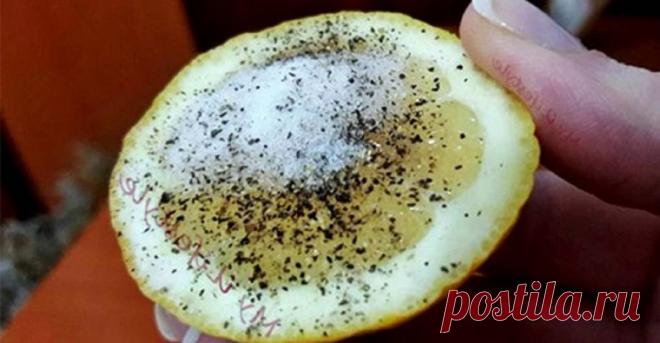 Соль, перец и лимон могут решить эти 9 проблем лучше любого лекарства! Лимон с солью и приправами — в таком сочетании эти продукты помогут не только вылечить простудные заболевания, но и сбросить лишние килограммы. А мы научим вас, как это правильно сделать. Содержание Боль в горле Заложенность носа Камни в желчном пузыре Стоматит При похудении Приступ тошноты Зубная боль Простуда Кровь носом Боль в горле Чтобы быстро...