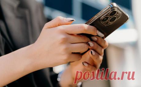«Фикбук» отчитался об удалении ЛГБТ-контента. Русскоязычная платформа для публикации фанфиков «Фикбук» («Книга фанфиков») сделала недоступным ЛГБТ-контент («международное движение ЛГБТ» признано в России экстремистским и запрещено) для российских пользователей, сообщила администрация сайта.