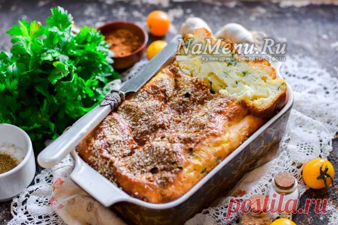 Заливной пирог с луком и яйцом на кефире Если вы ищите рецепт быстрой и вкусной выпечки в духовке, то обратите внимание на этот рецепт с фото заливного пирога с луком и яйцом на кефире. Вам непременно понравится и процесс, и результат.