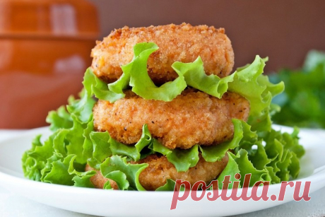 Просто, вкусно, экономно! Готовим морковные котлеты В череде будничных забот и тревог непросто все успеть!  В такие дни особенно выручают простые и при этом вкусные блюда, которые можно с легкостью приготовить, а ингредиенты для  них всегда под рукой. Морковные котлеты - как раз одно из таких вкусных, быстрых и недорогих  блюд. Рецепты приготовления потрясающих морковных котлет на пару, в духовке и на сковороде вы и найдете в этой статье!