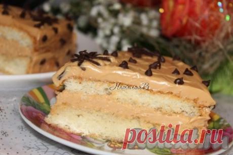 Торт "Ириска" - рецепт с фото Иногда в обычный день хочется праздника и угощений - и почему бы не приготовить вот такой простой, но наивкуснейший тортик "Ириска" к вечернему чаепитию для всей семьи. Очень нежный, сочно-"мокрый", ну с очень-очень вкусным кремом, который напоминает сливочные ириски - поэтому так и назвала. ...