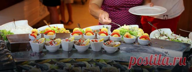 Куда поехать на «все включено» кроме Турции: 5 альтернатив Формат питания «все включено» у российских путешественников ассоциируется с Турцией. Однако есть и другие страны, где найдутся хорошие отели, предлагающие такую программу. Мы выбрали для вас 5 вариантов отдыха от экономичных до класса люкс и представляем их по возрастанию цен.