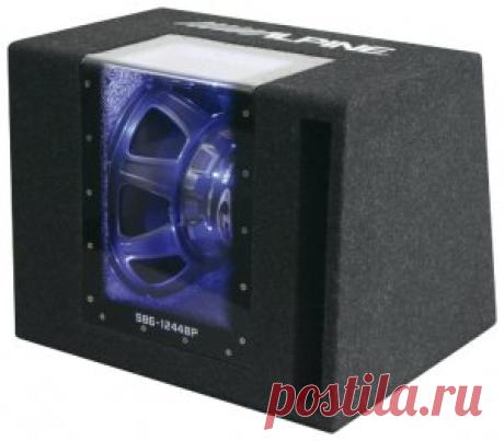 Автосабвуфер ALPINE SBG-1244 BP - отличное решение для фанатов громкого баса,модель обладает пиковой мощностью 800 Вт.Акриловая вставка позволяет заглянуть внутрь сабвуфера, а голубая подсветка добавляет яркости внешнему виду сабвуфера.