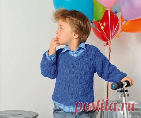 Пуловер с шахматным узором для мальчика. Описание | Вязание спицами для детей Несложный пуловер с шахматным узором станет прекрасным дополнением к джинсам. РАЗМЕРЫ
98–104 (110–116) 128–134 
.
ВАМ ПОТРЕБУЕТСЯ
Пряжа (100% полиакрила; 60 м/50 г) – 250 (300) 300 г синей; спицы № 7; короткие круговые спицы № 5.
.
УЗОРЫ
ЛИЦЕВАЯ ГЛАДЬ
Лицевые ряды – лицевые...