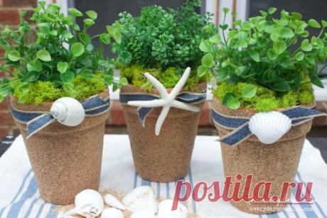How to make beachy DIY sand-covered planters