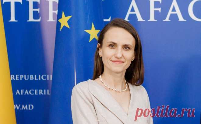 МИД Румынии потребовал снять флаг России у художественного музея в Тулче. Министерство иностранных дел Румынии потребовало от мэра города Тулча убрать флаг России, размещенный перед зданием, находящимся в собственности города.