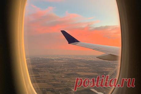 Российские самолеты продолжили летать с приостановленными сертификатами годности. Российские авиакомпании продолжили выполнение полетов на воздушных судах, зарегистрированных на Бермудах, несмотря на решение авиавластей островов приостановить действие сертификатов летной годности самолетов. Так, в воскресенье, 13 марта, на интерактивном портале были замечены самолеты c кодами бермудского регистра.