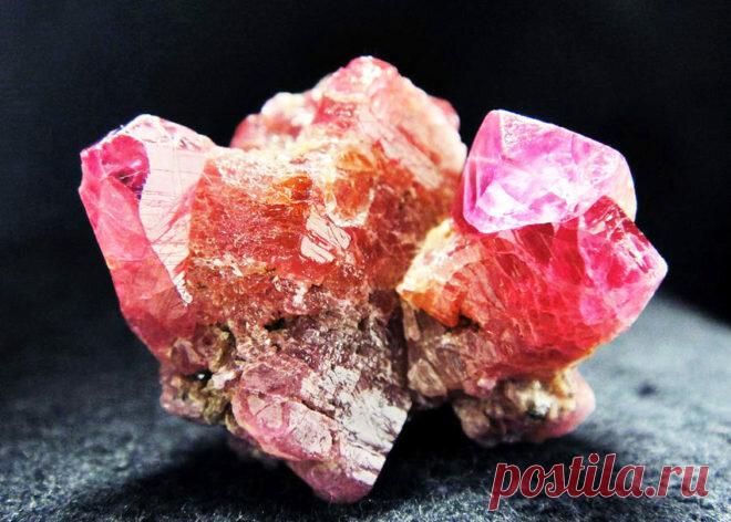 Камень Корунд: что это такое, свойства, значение, фото | Всё про амулеты | Яндекс Дзен