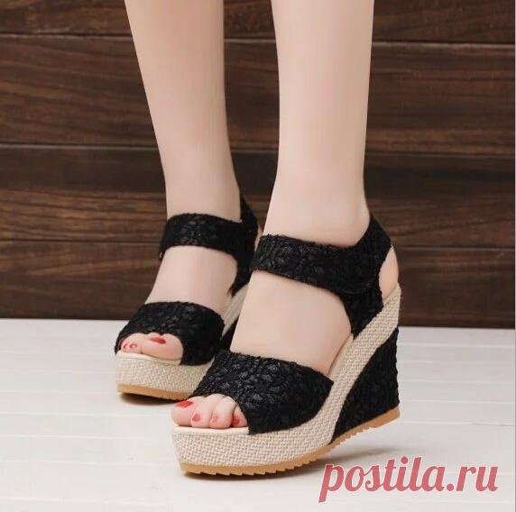 Летние босоножки с открытым носком превосходно подойдут для долгих летних прогулок. Данная модель очень изыскано смотрится на женской ноге. Верх босоножек изготовлен из мягкого высококачественного натурального материал, а подошва из мягкой резины, которая поглощает удары при хождении. 
US $14.99 - 15.99 / Пара