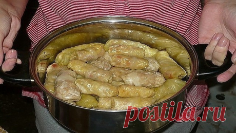 10 самых вкусных рецептов голубцов - обязательно сохраните! 
=====================================================
Чтобы не потерять рецепт,  жмите класс, а потом поделиться
=====================================================
1. Голубцы с грибами

- белокочанная капуста - 8-10 листьев 
- вода 
- соль - по вкусу 
- растительное масло - 2 ст. л. 
для начинки: 
- свежие грибы - 500 г или сушеные грибы - 100 г 
- томатная паста - 1-2 ст. л. 
- рассыпчатая рисовая каша - 1/2 ...