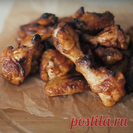 ​Куриные крылышки с сырным соусом