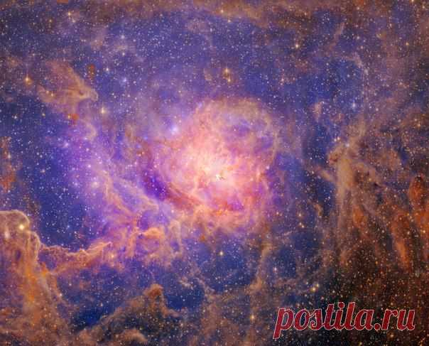 Панорама туманности М8 Лагуна из созвездия Стрельца глазами космического инфракрасного телескопа Spitzer / Интересный космос