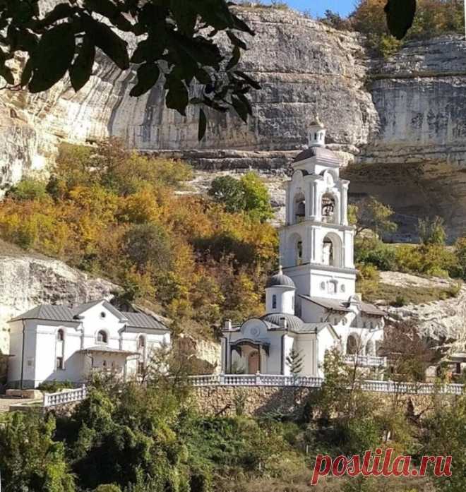 Крым, Бахчисарай, Россия
Фото  Надежды Беляевой