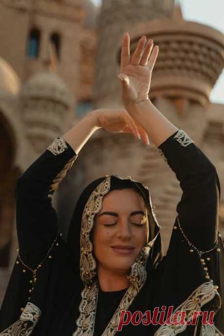 The Captivating Veiled Abayas: A Fusion of Fashion and Modesty