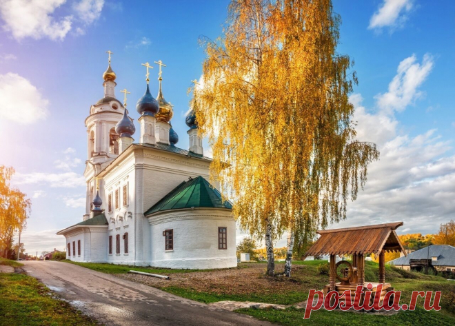 БЕРЁЗКА ВОЗЛЕ ЦЕРКВИ