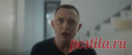Звери — Котенок, новый клип Группа «Звери» напомнила о себе поклонникам выпуском нового клипа. Ролик снят к композиции «Котёнок», вошедшей в новый мини-альбом музыкантов «У тебя в