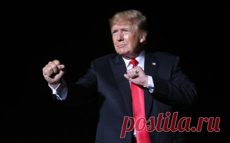 Bloomberg узнал о планах Трампа перенести дело в более дружественный суд. Адвокаты экс-президента США рассматривают возможность перенести разбирательство из суда Манхэттена в «более консервативный» Стейтен-Айленд, где Трамп в 2020 году выиграл выборы с 57% голосов