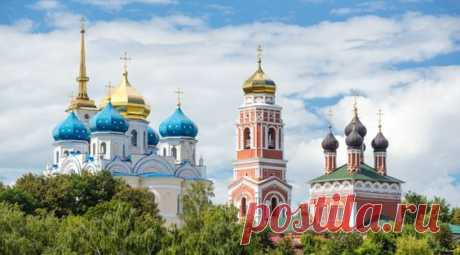 Орловская область. Болхов. Спасо-Преображенский собор и Церковь Троицы Живоначальной   |   Pinterest