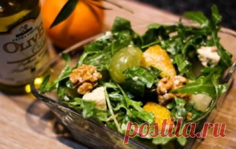 Салат из рукколы с виноградом и голубым сыром / Сырные салаты / TVCook: пошаговые рецепты с фото