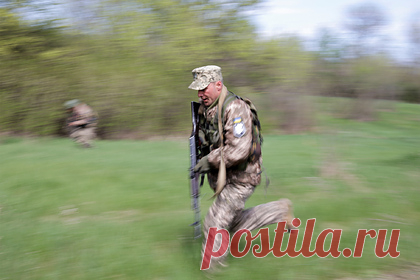 Украинские морпехи попытались скрытно переправиться через реку под Херсоном. Морпехи из 18-го батальона 35-й бригады морской пехоты Вооруженных сил Украины (ВСУ) попытались скрытно переправиться через реку Ингулец в Херсонской области. Об этом заявил журналистам в среду, 24 августа, официальный представитель Минобороны России генерал-лейтенант Игорь Конашенков.