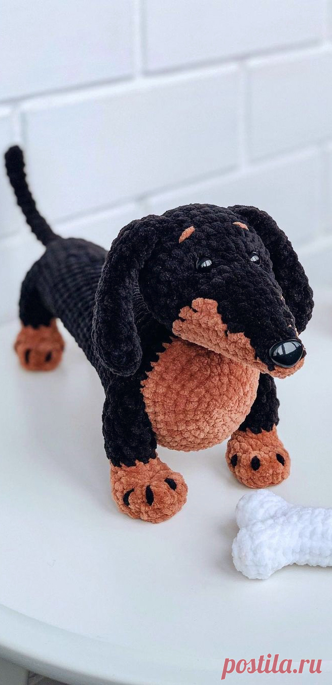 PDF Такса крючком. FREE crochet pattern; Аmigurumi animal patterns. Амигуруми схемы и описания на русском. Вязаные игрушки и поделки своими руками #amimore - плюшевая такса, собака из плюшевой пряжи, пёс, большая собачка, щенок, пёсик.