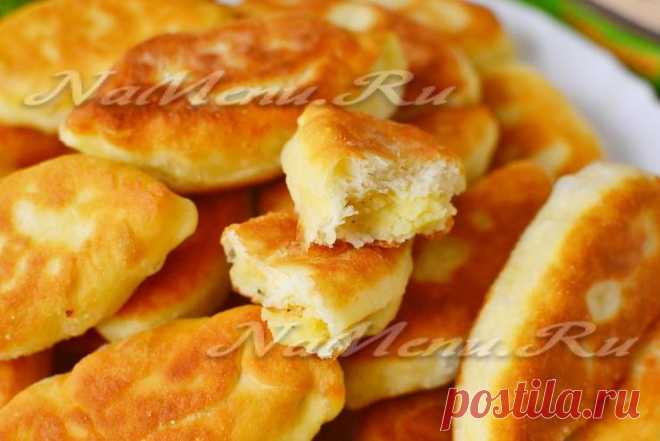 Пирожки с картошкой жареные на сковороде, рецепт с фото
