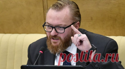 В России предложили возродить тимуровское движение среди молодёжи. Депутат Госдумы Виталий Милонов предложил рассмотреть идею частичной реставрации и внедрения в современную молодёжную среду тимуровского движения с целью патриотического воспитания, обучения альтруизму, взаимовыручке и помощи ближним. Копия обращения на имя министра просвещения России Сергея Кравцова есть в распоряжении RT. Читать далее