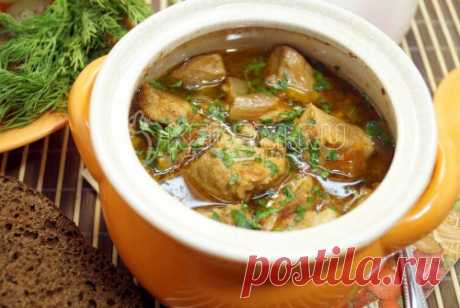 Тушеное мясо в горшочке Нежное тушеное мясо в горшочке, пропитанное ароматами овощей и приправ, порадует своим вкусом вас и ваших близких.