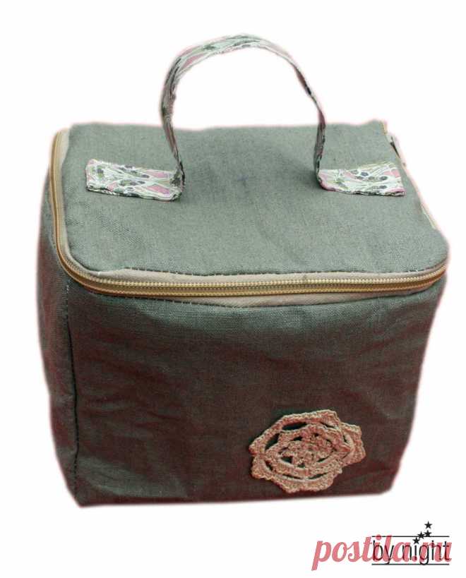Zipper Organizer Storage Box Bag. Free Tutorial ~ DIY Tutorial Ideas!